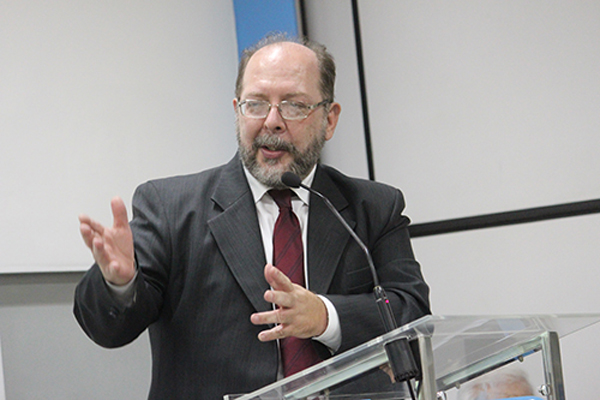 Trabalhador por conta própria precisa de apoio e qualificação, diz economista